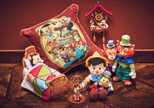 お値下げ中【美品・タグあり】ピノキオ フェロー ユニベアシティ ピノキオ』おめでとう! 公開80周年記念グッズが描き起こしアートで登場
