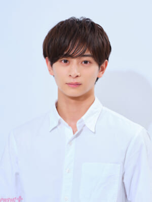 宣材写真：坂井翔（日崎藍之助役）『えっちなお尻じゃダメですか？』
