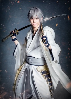 鶴丸国永：健人