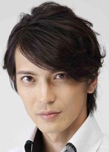 芹沢 鴨役＝窪寺 昭