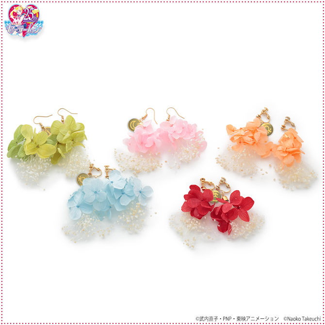 セーラームーン お花モチーフのアクセサリーで春を先取り Chaco コラボアイテムが登場 Pash Plus