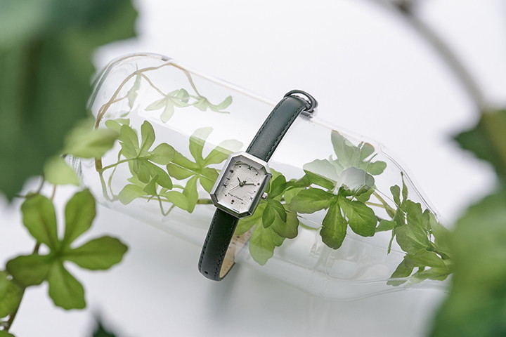 進撃の巨人 調査兵団服イメージのランジェリーセットやエレンとリヴァイモデルの傘など予約開始 Pash Plus