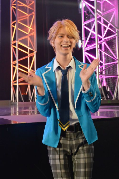 アイドルたちのライブをペンライトで応援 あんステ ゲネプロレポート Pash Plus