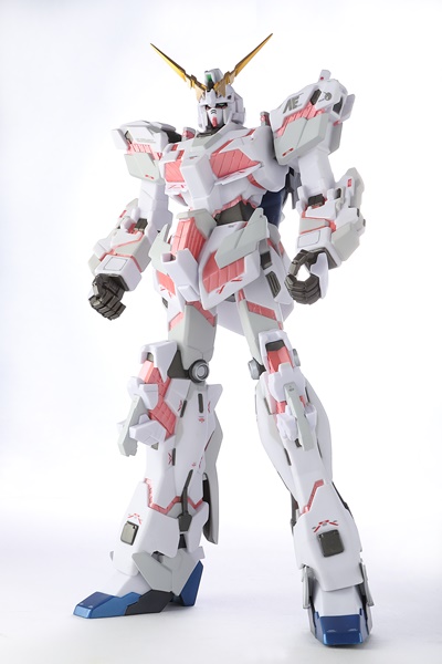 ガンダムuc お台場の 実物大ユニコーンガンダム立像 がソフビ化 頭部のアンテナやマーキングも再現 Pash Plus